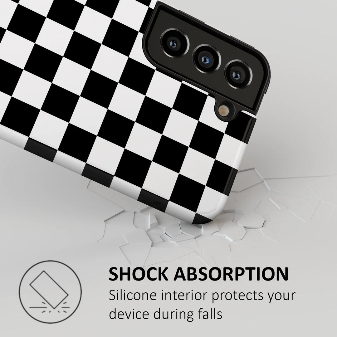 CLASSIC BLACK AND WHITE CHECKERS