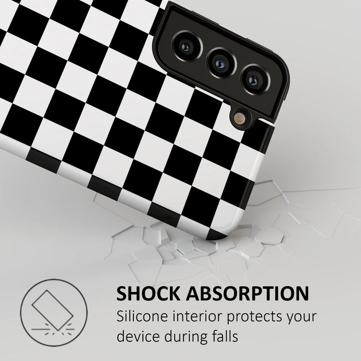 CLASSIC BLACK AND WHITE CHECKERS